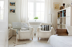 Дизайн интерьера белой спальни в скандинавском стиле. Дизайнер интерьера Антон Печёный